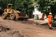 Prefeitura inicia limpeza no bairro Mercês