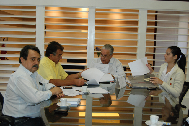 Paulo Mesquita reúne com equipes da Educação, Meio Ambiente, Settrans e Infraestrutura