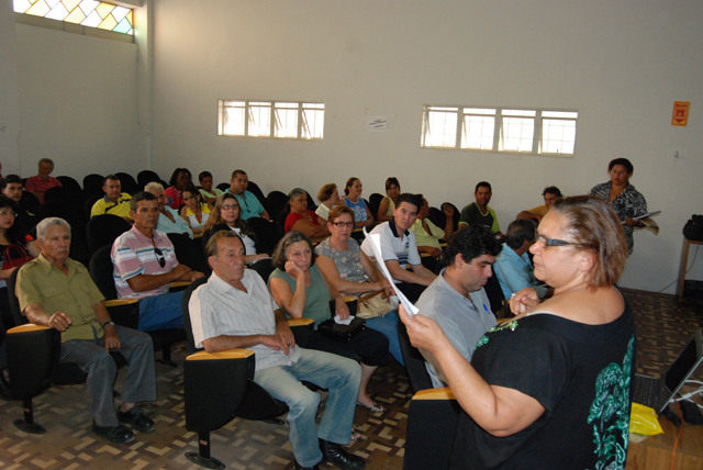 Produtores conhecem Programa de Habitação Rural